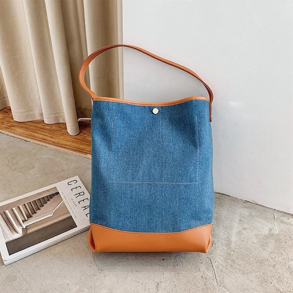 Bucket Bag aus Denim im Patchwork-Look