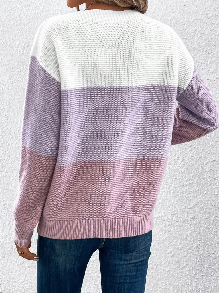 – Eleganter dreifarbiger Pullover