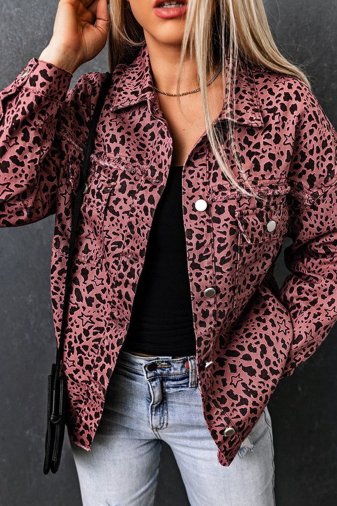 Chic rosa denim shirt jacket with leopard print