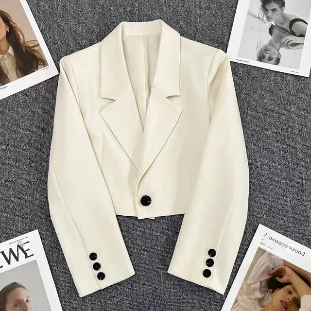 WOLFF - Damen Kurzer Blazer mit Knopfleiste und langen Ärmeln