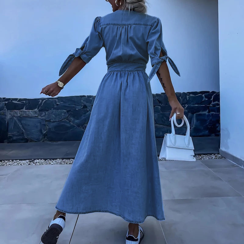 Denim Maxi-Schlitzkleid mit V-Ausschnitt