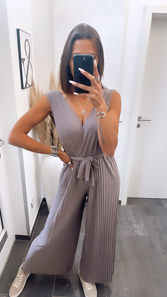 Jumpsuit, schöner Ausschnitt / taupe Art. 6229