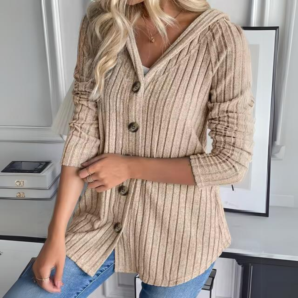 Knitted top with buttons