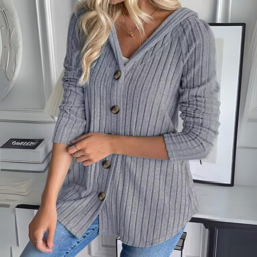 Knitted top with buttons