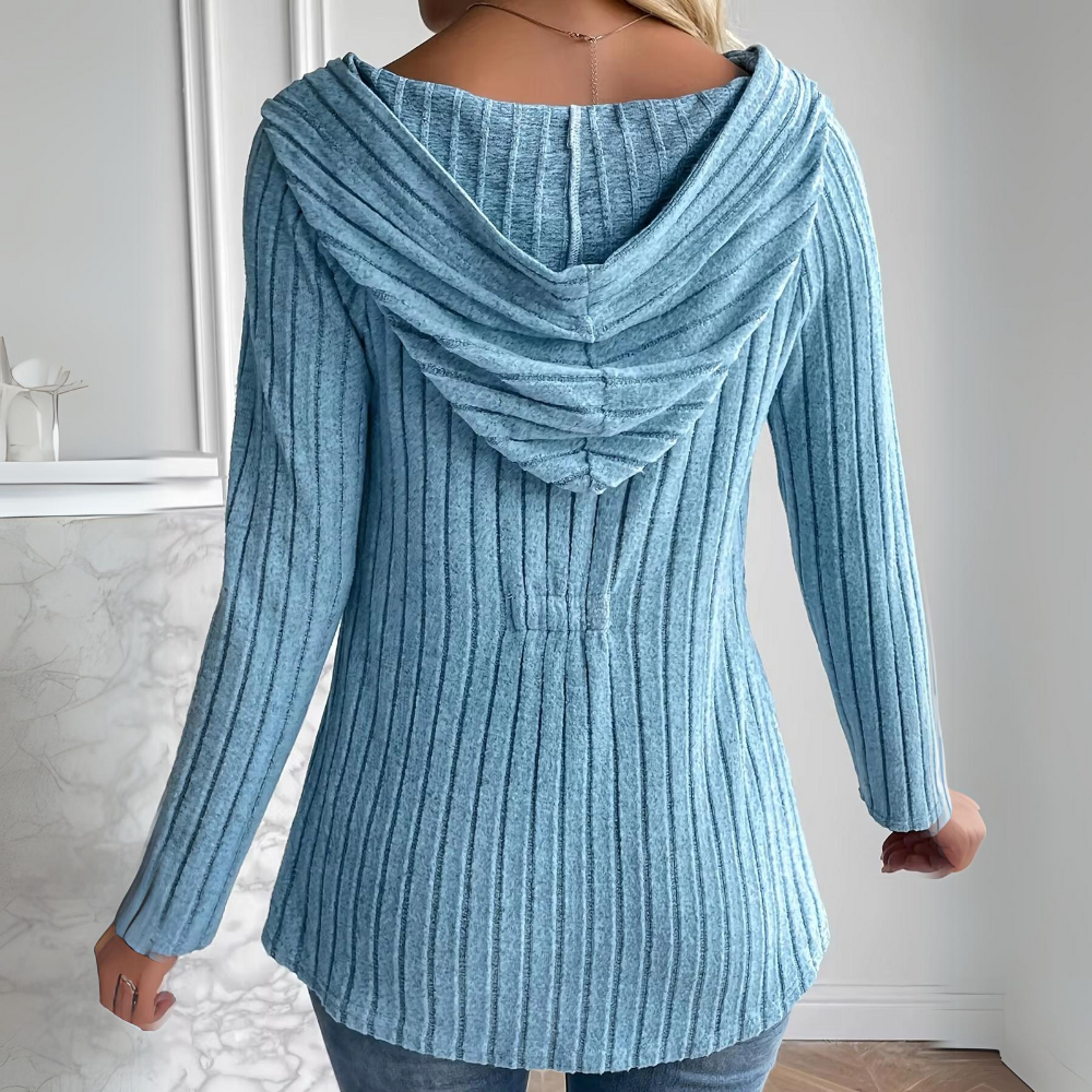 Knitted top with buttons