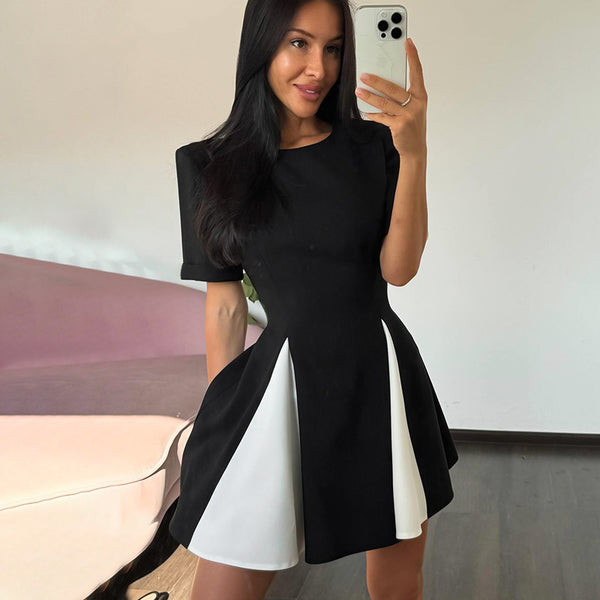 Damen Kleid im modernen Schnitt mit Kontrastfarben WOLFF
