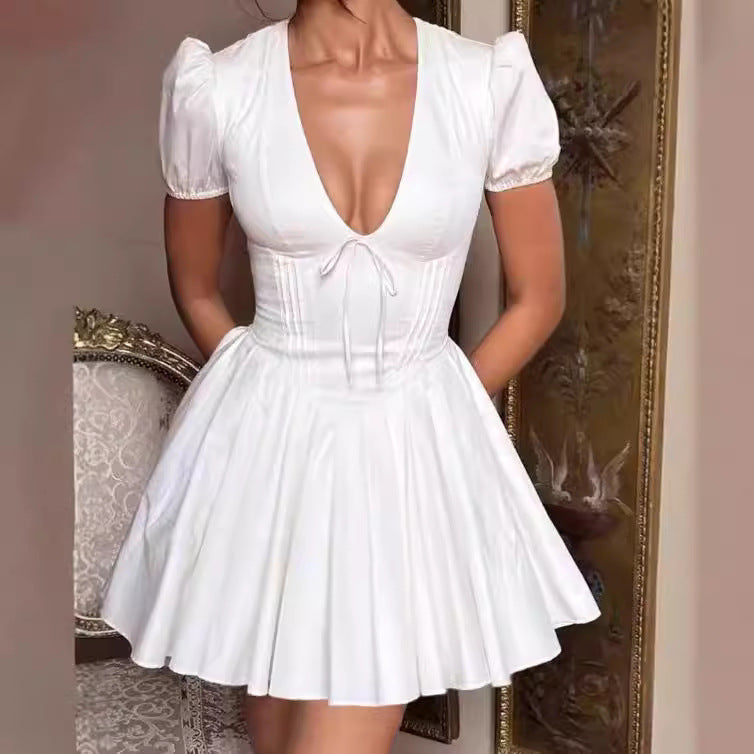 Damen Minikleid mit innovativem Schnürdesign und zeitgemäßer Silhouette WOLFF