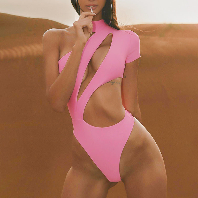 Damen einteiliger Badeanzug mit asymmetrischem Cut-Out-Design WOLFF