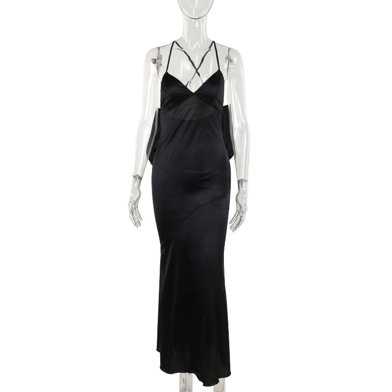 Damen Maxikleid mit tiefem V-Ausschnitt und feinen Schnürdetails WOLFF