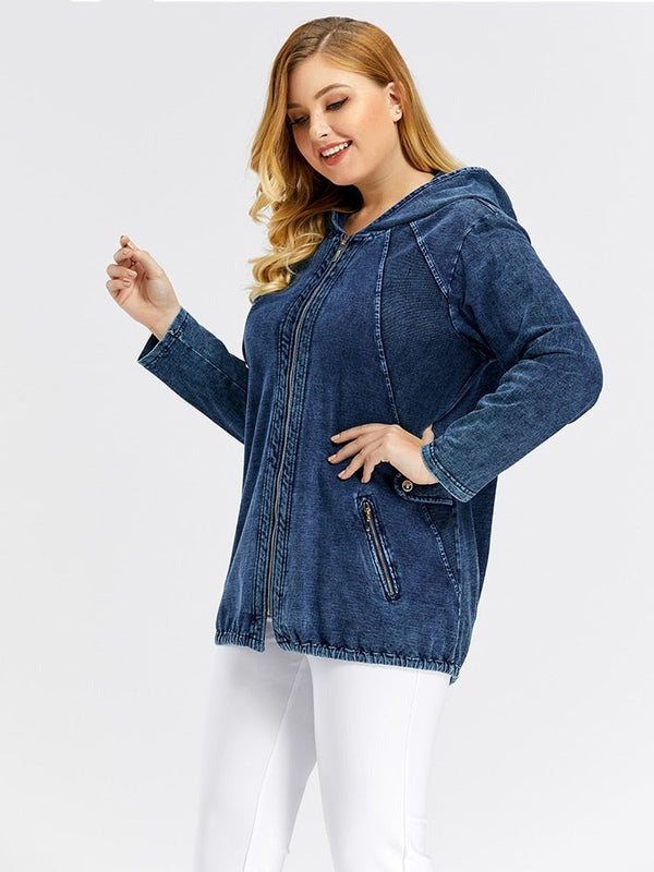 WOLFF Lässiger Lifestyle-Begleiter: Hoodie Denim Jacke für Plus-Size Frauen