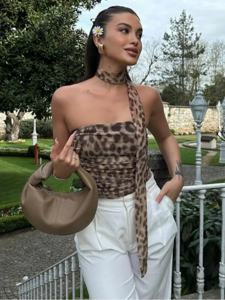 Wolff Leopard Set | Stilvolles Set mit bedrucktem ärmellosem Top und hoch tailliertem Rock für Damen