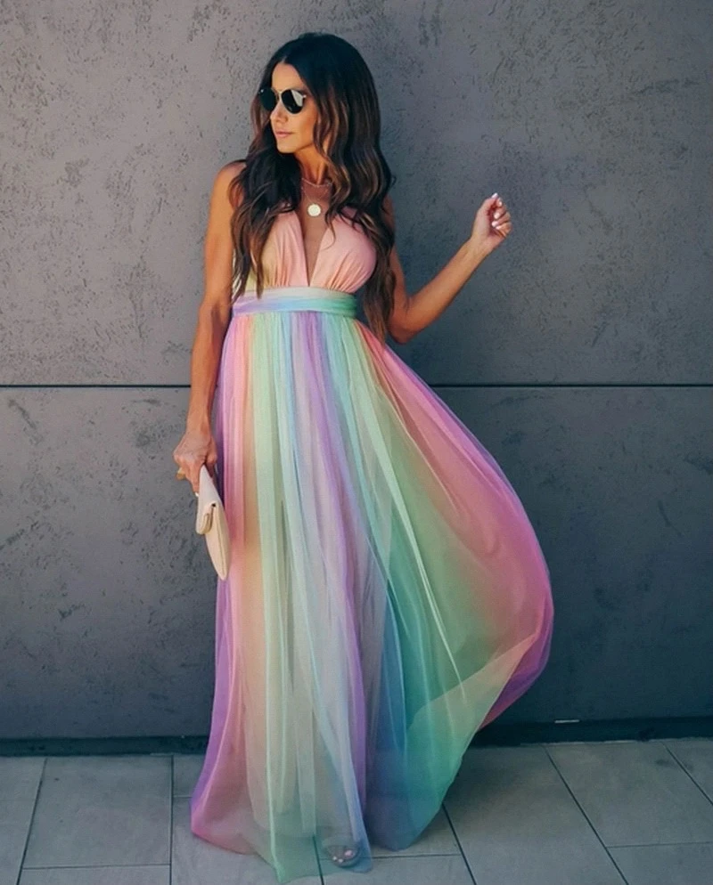 Kleid | Lebhaftes Regenbogenkleid für einen auffälligen Stil