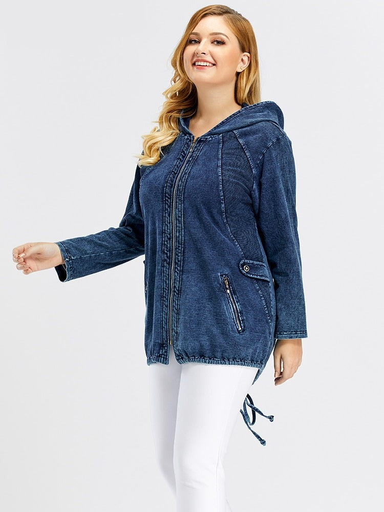 WOLFF Lässiger Lifestyle-Begleiter: Hoodie Denim Jacke für Plus-Size Frauen