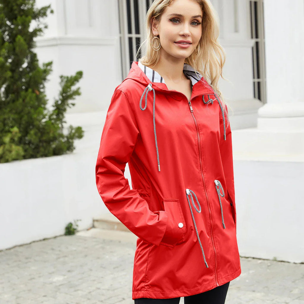 – wasserdichte Regenjacke