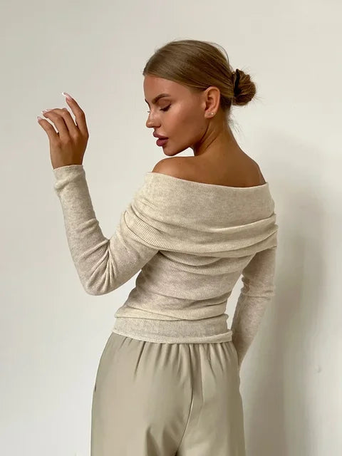 WOLFF - Off Shoulder Pullover