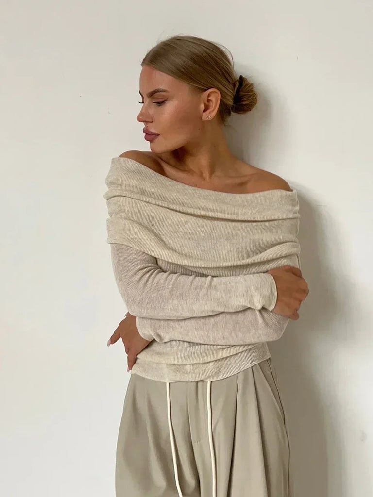 WOLFF - Off Shoulder Pullover