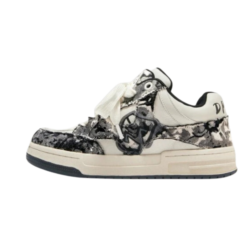 Wolff Sneakers - Casual - Retro Kreuz Graffiti