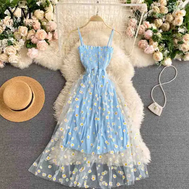 WOLFF - Damen Sommerliches Mesh-Partykleid mit Gänseblümchen-Blumendruck und Spaghettiträger