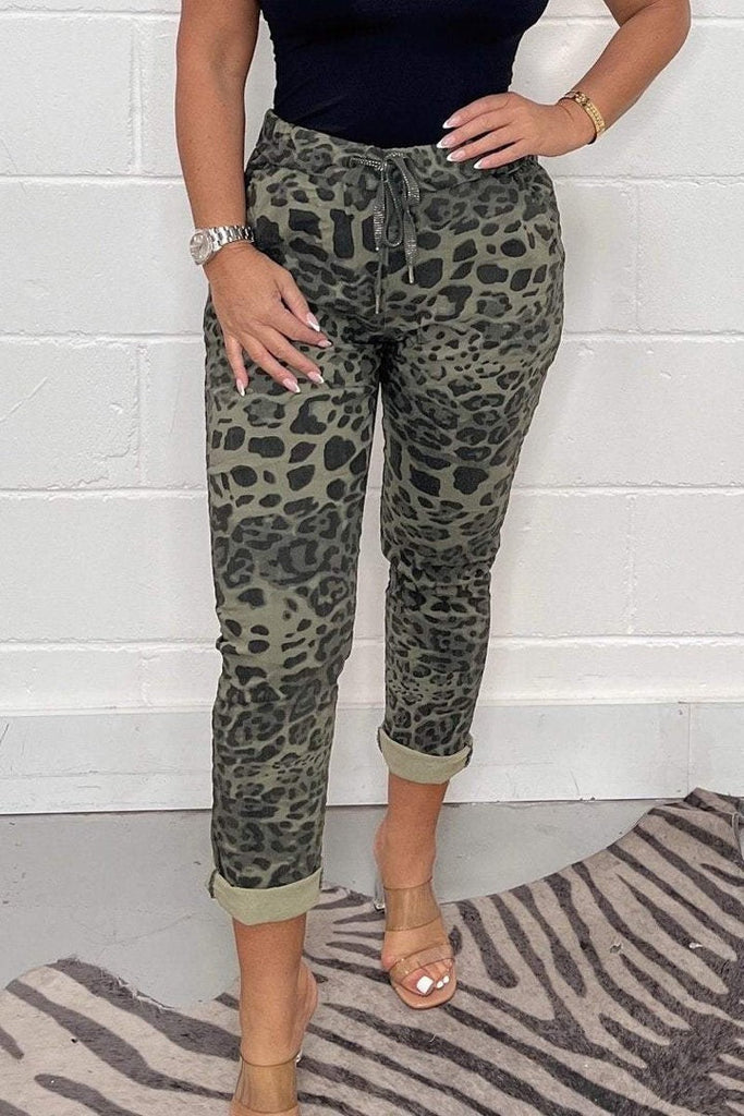 Stilvolle Camouflage-Hose