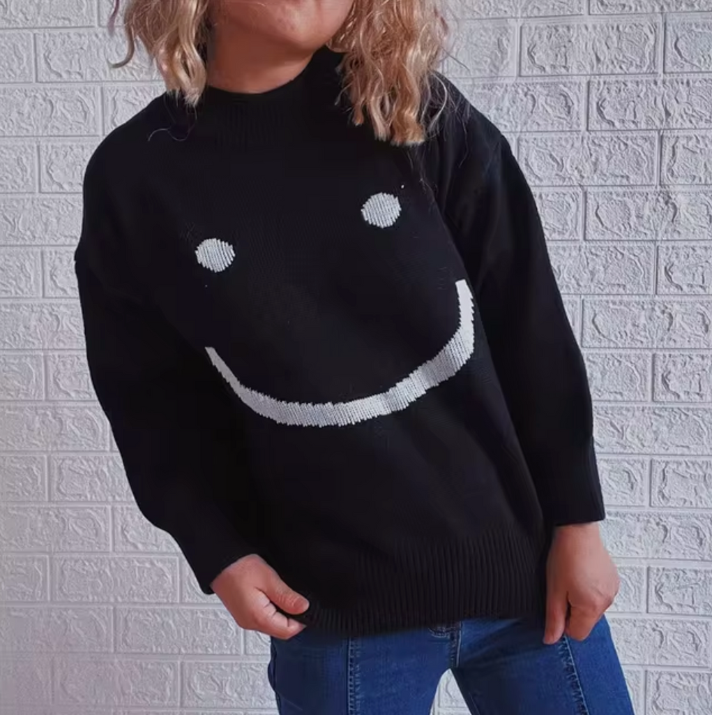 – Gestrickter Pullover mit Smiley-Gesicht