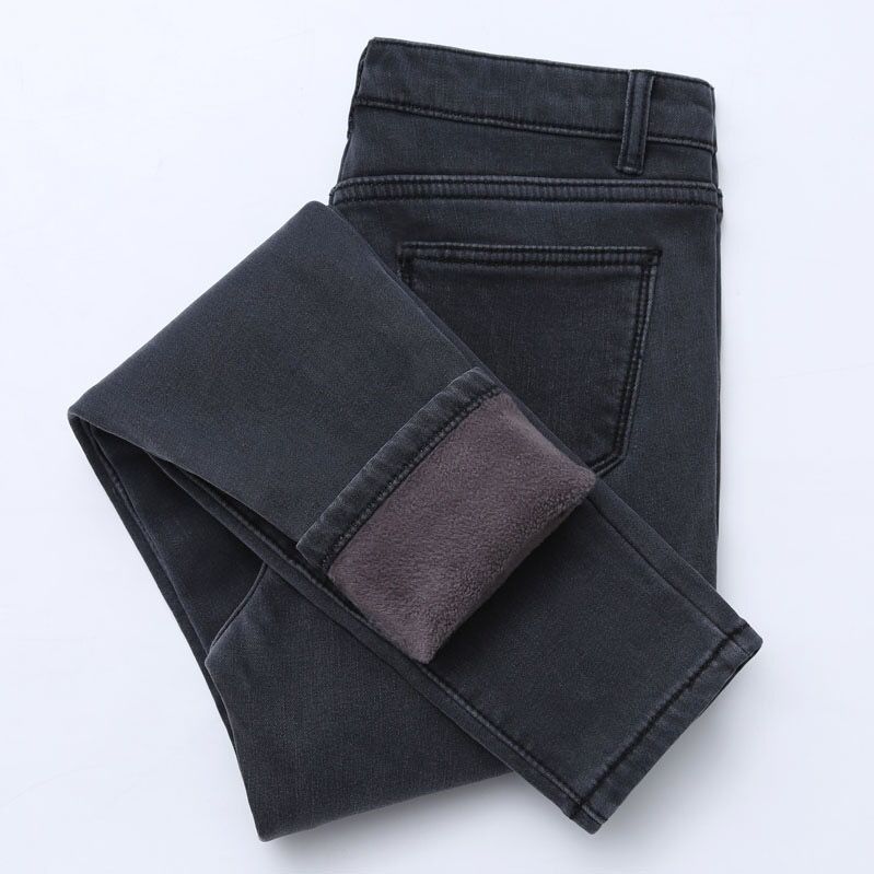 Feralie – eine stylishe & wärmende Jeans - FashionWOLF